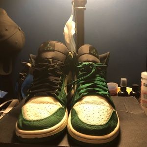 Jordan 1 Pine green mid